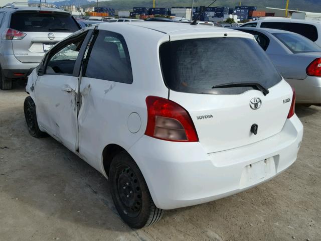 JTDJT923885205944 - 2008 TOYOTA YARIS WHITE photo 3