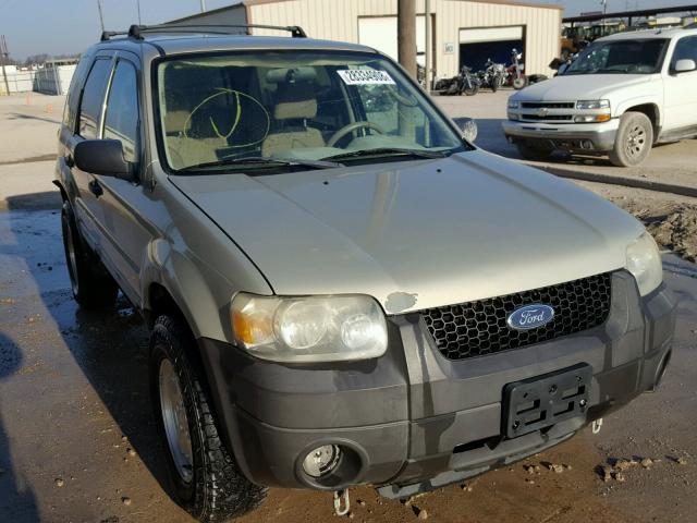 1FMYU93146KA71517 - 2006 FORD ESCAPE XLT SILVER photo 1