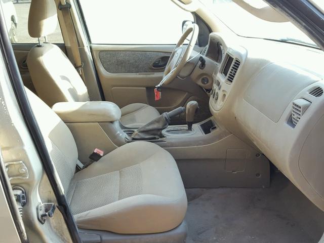 1FMYU93146KA71517 - 2006 FORD ESCAPE XLT SILVER photo 5