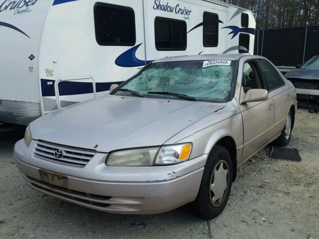 4T1BG22K5XU615723 - 1999 TOYOTA CAMRY CE BEIGE photo 2