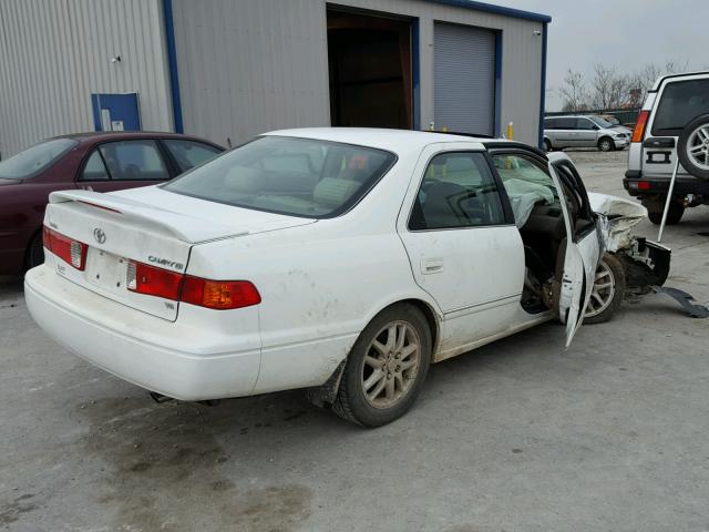 4T1BF28K51U964074 - 2001 TOYOTA CAMRY LE WHITE photo 4