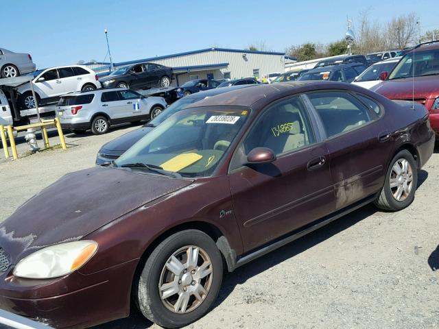 1FAFP5328YG157347 - 2000 FORD TAURUS SE BURGUNDY photo 2