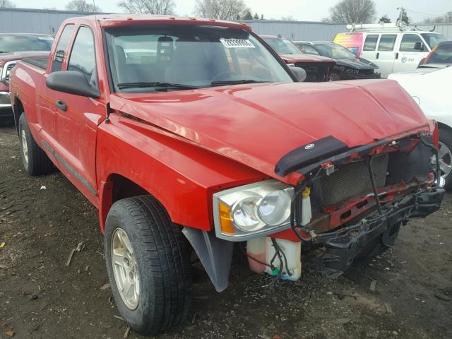 1D7HW42N75S226281 - 2005 DODGE DAKOTA SLT RED photo 1