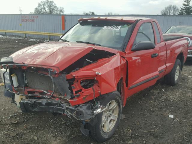 1D7HW42N75S226281 - 2005 DODGE DAKOTA SLT RED photo 2