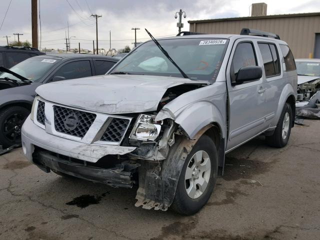 5N1AR18U66C611080 - 2006 NISSAN PATHFINDER SILVER photo 2