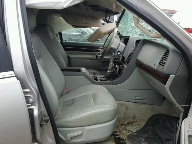 5LMEU78H93ZJ27545 - 2003 LINCOLN AVIATOR 银色 照片 5