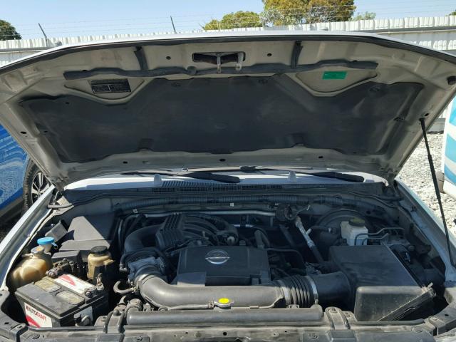 5N1AR18U26C681630 - 2006 NISSAN PATHFINDER SILVER photo 7