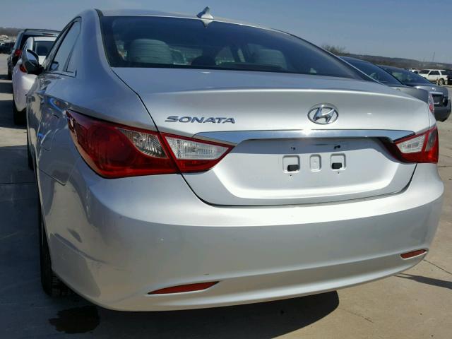 5NPEB4AC3CH469882 - 2012 HYUNDAI SONATA GLS SILVER photo 3