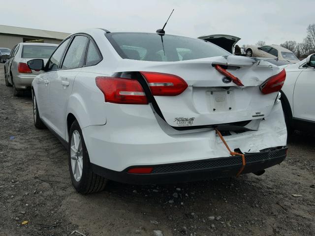 1FADP3F25FL227463 - 2015 FORD FOCUS SE WHITE photo 3