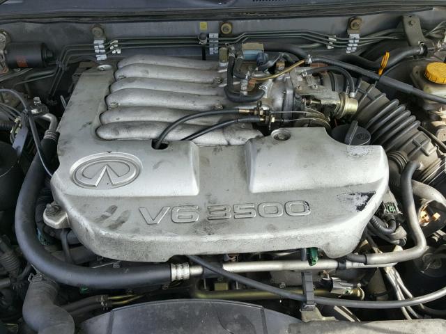 JNRDR07X81W102963 - 2001 INFINITI QX4 SILVER photo 7