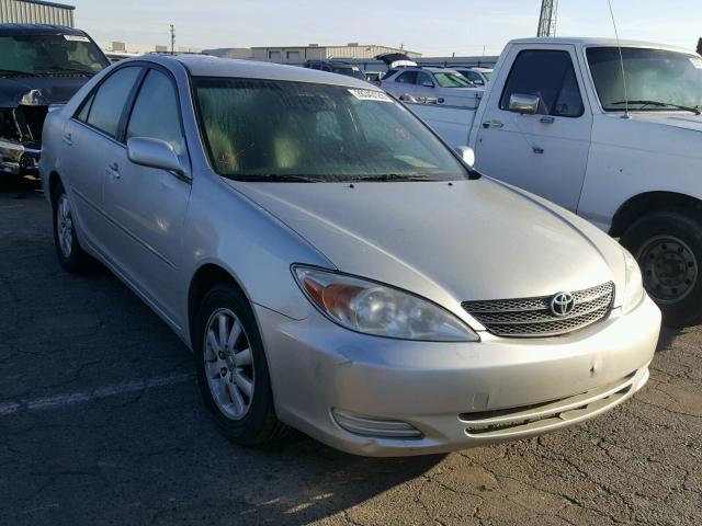 JTDBE30K820053500 - 2002 TOYOTA CAMRY LE SILVER photo 1