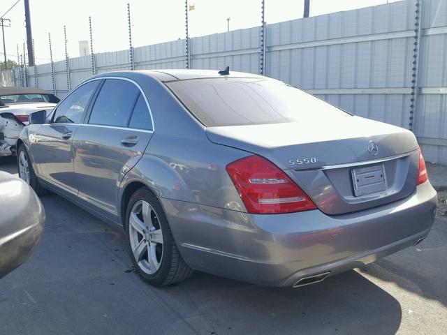 WDDNG7BB1AA346827 - 2010 MERCEDES-BENZ S 550 SILVER photo 3