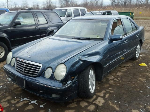 WDBJF65J51B206331 - 2001 MERCEDES-BENZ E 320 GREEN photo 2