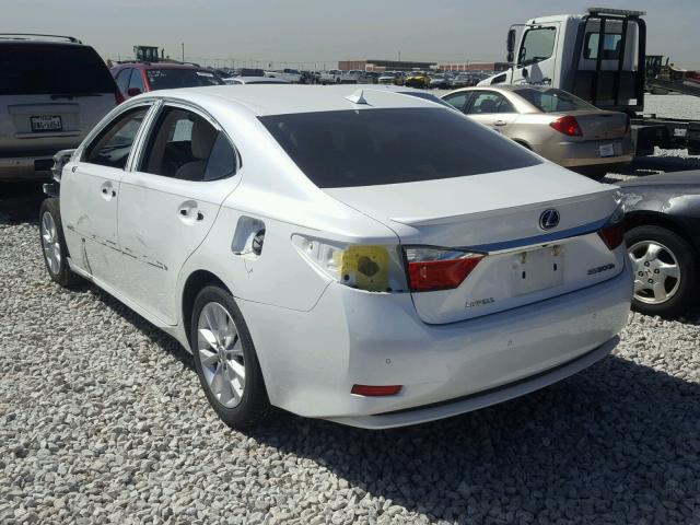 JTHBW1GG2D2038385 - 2013 LEXUS ES 300H WHITE photo 3