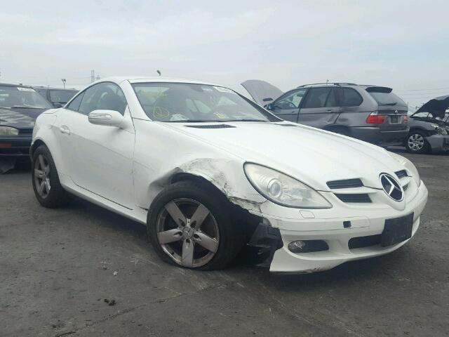 WDBWK54F76F084810 - 2006 MERCEDES-BENZ SLK 280 WHITE photo 1