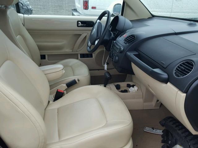 3VWPF31Y28M412185 - 2008 VOLKSWAGEN NEW BEETLE 奶油色 照片 5