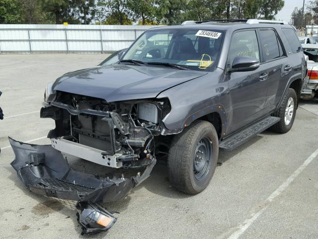 JTEBU5JR4G5324875 - 2016 TOYOTA 4RUNNER SR GRAY photo 2