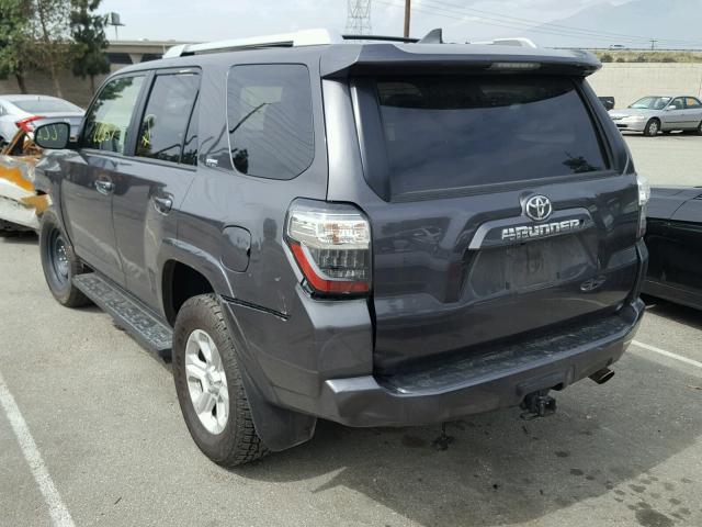 JTEBU5JR4G5324875 - 2016 TOYOTA 4RUNNER SR GRAY photo 3