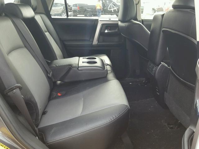 JTEBU5JR4G5324875 - 2016 TOYOTA 4RUNNER SR ნაცრისფერი ფოტო 6