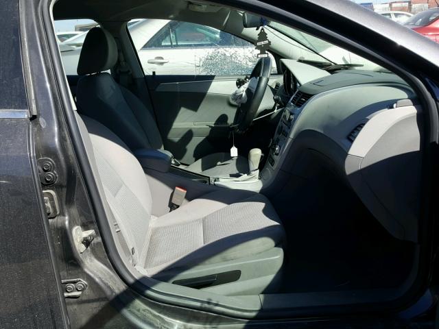 1G1ZA5E16BF291812 - 2011 CHEVROLET MALIBU LS ნაცრისფერი ფოტო 5