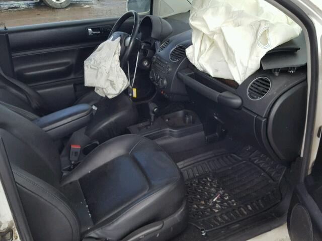 3VWRW2AG7AM031755 - 2010 VOLKSWAGEN NEW BEETLE 白色 照片 5