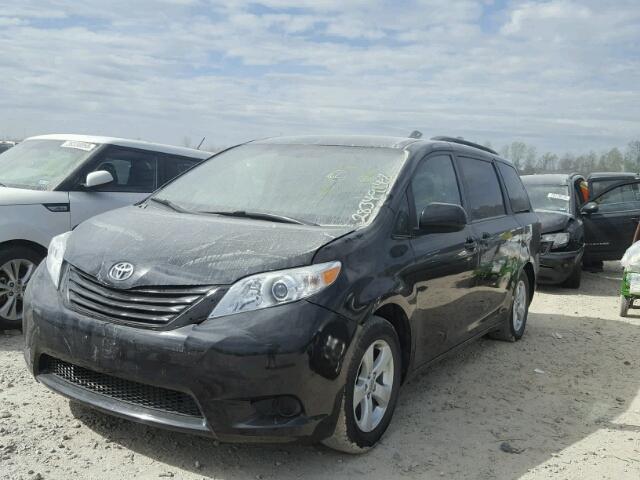 5TDKK3DC2FS582424 - 2015 TOYOTA SIENNA LE BLACK photo 2