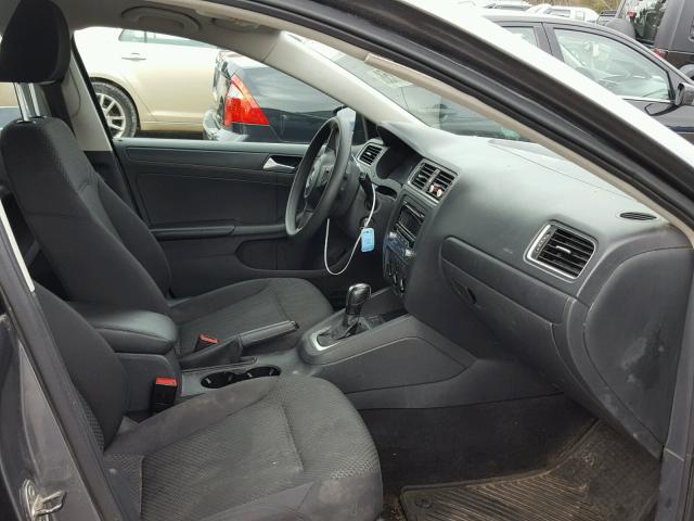 3VW2K7AJ0EM256000 - 2014 VOLKSWAGEN JETTA BASE 石墨色 照片 5