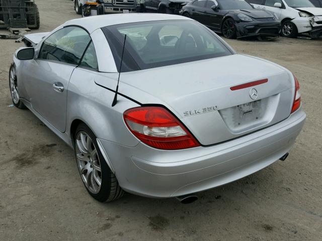 WDBWK56F25F038605 - 2005 MERCEDES-BENZ SLK 350 SILVER photo 3