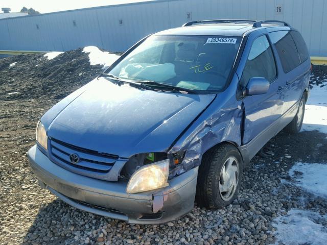 4T3ZF13C21U409454 - 2001 TOYOTA SIENNA LE BLUE photo 2