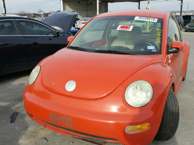 3VWBK21C63M427415 - 2003 VOLKSWAGEN NEW BEETLE ORANGE photo 2