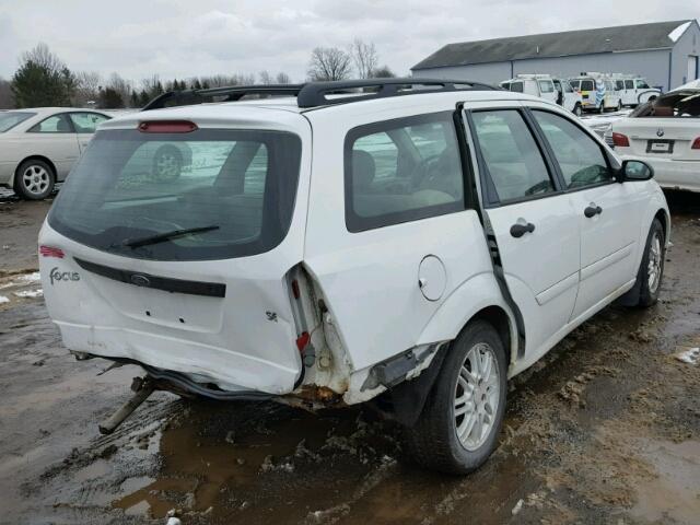 1FAFP36302W262874 - 2002 FORD FOCUS SE WHITE photo 4