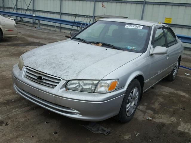 4T1BG22K91U818783 - 2001 TOYOTA CAMRY CE SILVER photo 2