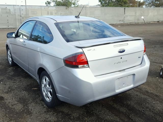 1FAHP32N19W212477 - 2009 FORD FOCUS SE SILVER photo 3