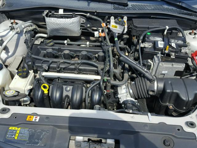 1FAHP32N19W212477 - 2009 FORD FOCUS SE SILVER photo 7