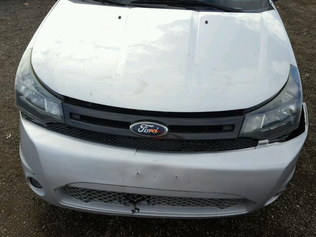 1FAHP32N19W212477 - 2009 FORD FOCUS SE SILVER photo 9