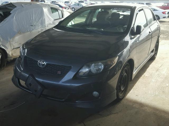 1NXBU40E59Z112147 - 2009 TOYOTA COROLLA BA GRAY photo 2