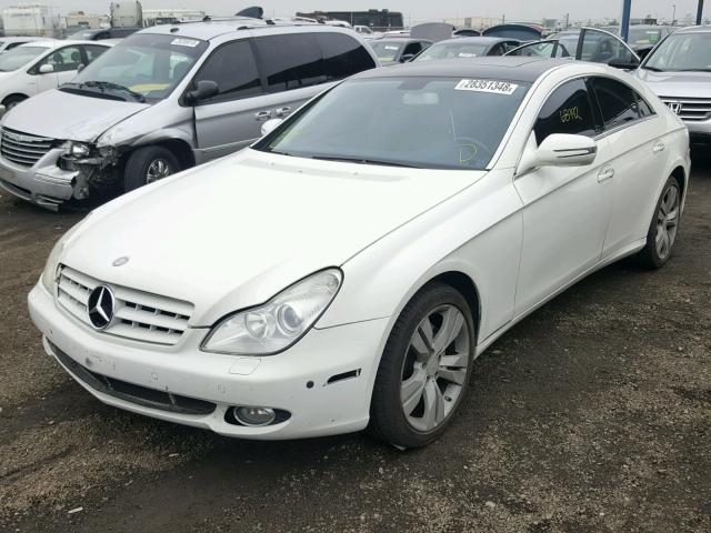 WDDDJ72X09A146784 - 2009 MERCEDES-BENZ CLS 550 WHITE photo 2