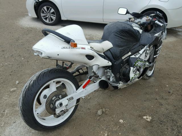 JS1GW71A142105115 - 2004 SUZUKI GSX1300 R WHITE photo 4