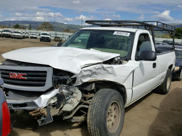 1GTEC14V05Z900215 - 2005 GMC NEW SIERRA WHITE photo 2