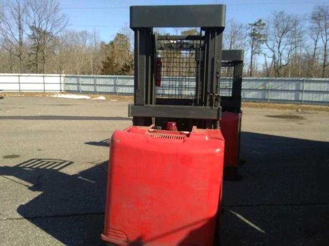 000EAS197BC18695 - 1997 RAYM FORKLIFT RED photo 2