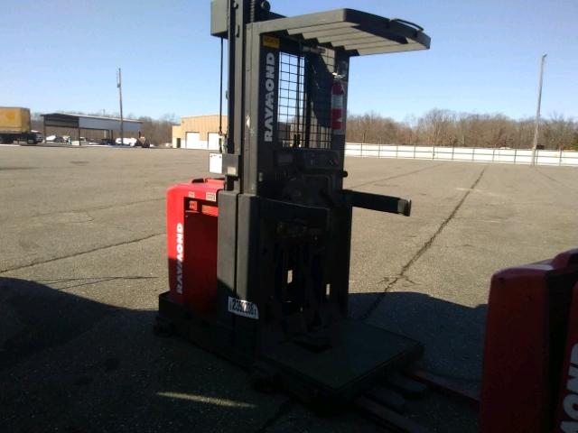 000EAS197BC18695 - 1997 RAYM FORKLIFT RED photo 4