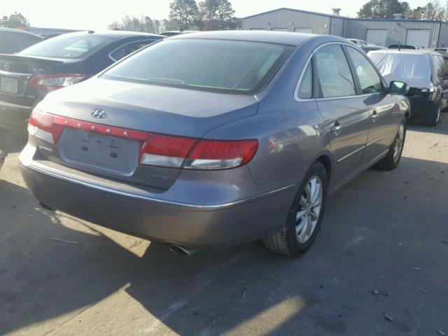 KMHFC46F17A181422 - 2007 HYUNDAI AZERA SE SILVER photo 4