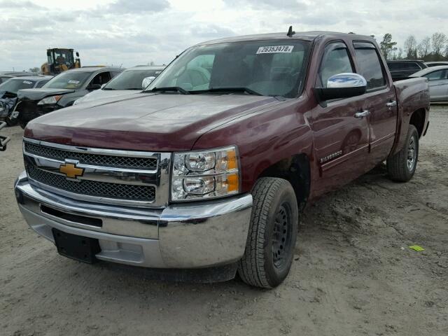 3GCPCREA1DG102467 - 2013 CHEVROLET SILVERADO MAROON photo 2