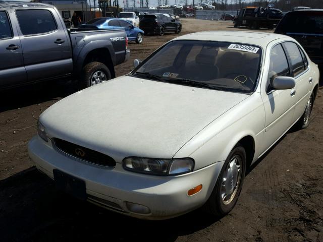 JNKAY21D2SM203332 - 1995 INFINITI J30 WHITE photo 2