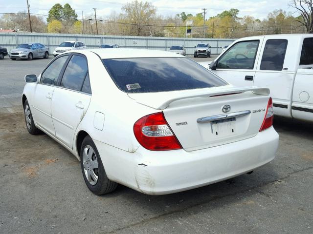 JTDBE32KX20065564 - 2002 TOYOTA CAMRY LE WHITE photo 3