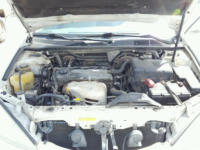 JTDBE32KX20065564 - 2002 TOYOTA CAMRY LE WHITE photo 7