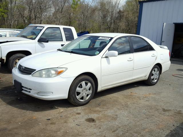 JTDBE32KX20065564 - 2002 TOYOTA CAMRY LE WHITE photo 9