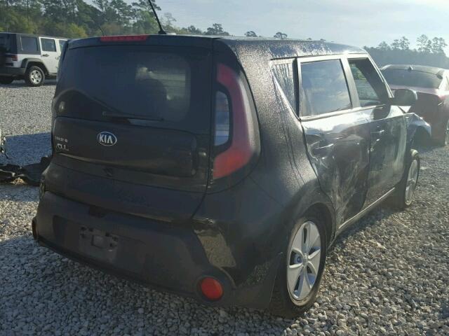 KNDJN2A20F7121130 - 2015 KIA SOUL BLACK photo 4