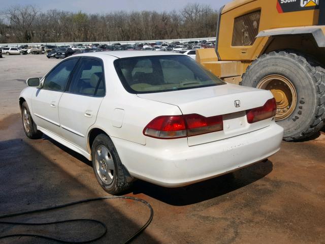 1HGCG165X1A007438 - 2001 HONDA ACCORD EX WHITE photo 3