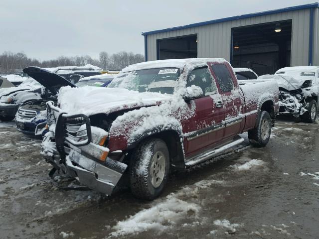 2GCEK19B651363859 - 2005 CHEVROLET SILVERADO MAROON photo 2